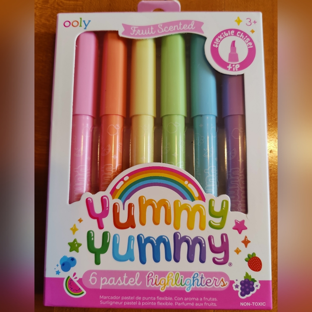NWT Ooly Fruit scented Pastel highlighters 🧨